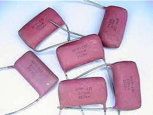 Кондензатор полипропиленов 680NF250V RM 27.5