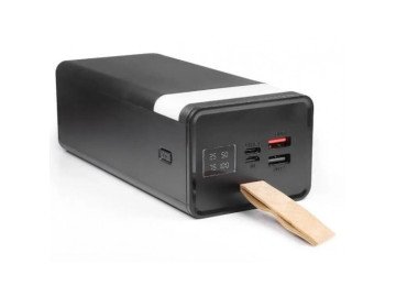 Преносима външна батерия 2.1A LED DISPLAY MICRO+USB-C+2изх.USB 40,000MAH