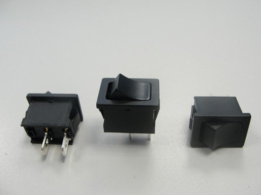 Бутон KCD-103 2P незадържащ