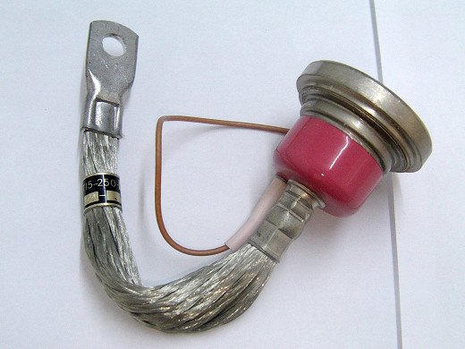 Тиристор T15-250-14