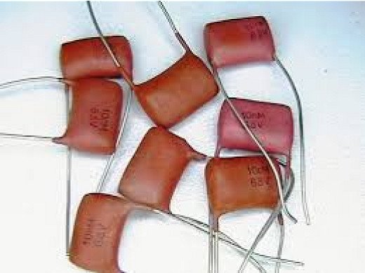 Кондензатор полиестерен MPT221 10NF/63V MPT