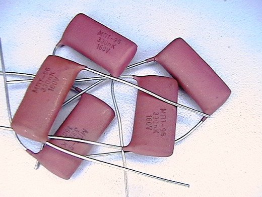 Кондензатор полиестерен MPT221 330NF/160V MPT