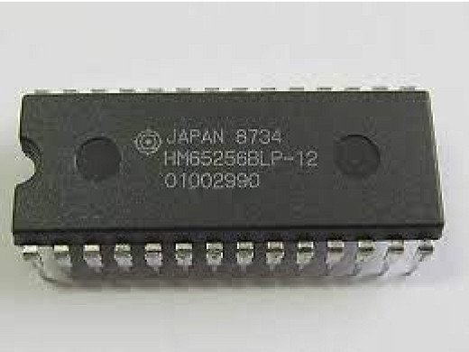 Интегр.схема HM65256BLP-12  DIP-28