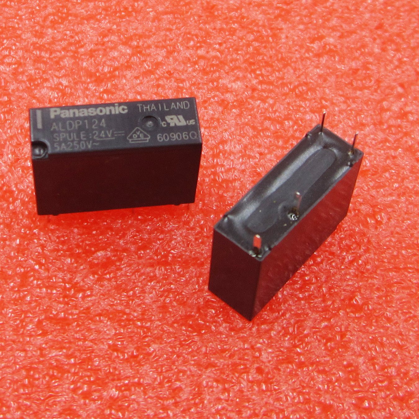 Реле HF46F 9-HS1 9V - КСП Електроникс